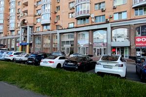 комерційна за адресою Володимира Івасюка просп. (Героїв Сталінграду), 6