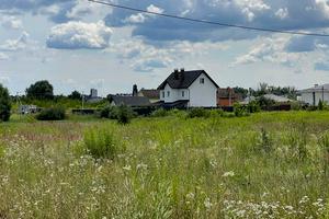 участок по адресу с. Белогородка, Дивовижна, 64
