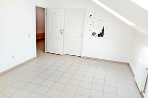 комерційна за адресою Тичини вул., 21а