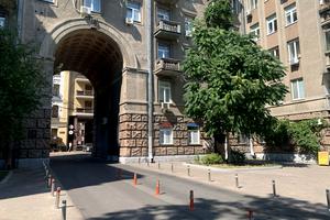коммерческая по адресу Киев, Пирогова ул., 2