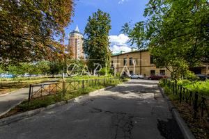 комерційна за адресою Лесі Українки бульв., 28