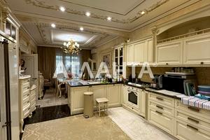 будинок за адресою Центральна вул., 1