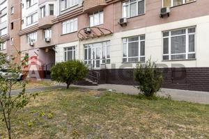 комерційна за адресою Миколи Амосова вул., 4