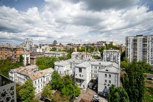 комерційна за адресою Жилянська вул., 68