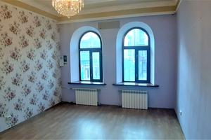 комерційна за адресою Межигірська вул., 22