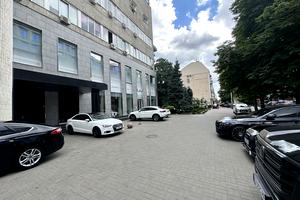 комерційна за адресою Князів Острозьких вул. (Московська), 23