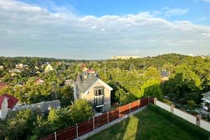 коммерческая по адресу вул. Лесі Українки, 23