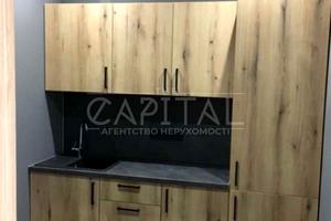 комерційна за адресою Кловський узвіз, 7