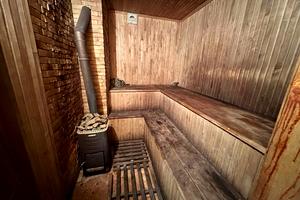 дом по адресу київська, 1