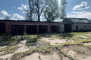 комерційна за адресою с. Новоюлівка, сонячна, 2в