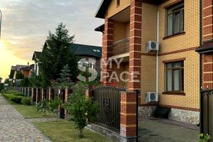 дом по адресу Василя Сухомлинського ул.