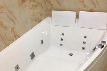 1834181046603958