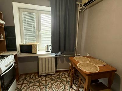 квартира по адресу Строителей ул., 12