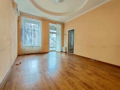 комерційна за адресою Троїцька вул., 7