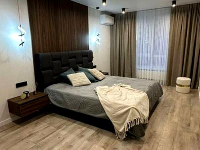 квартира по адресу Домбровського ул., 3б, к.1-3