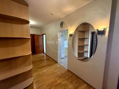 квартира за адресою Дніпровська набережна вул., 23