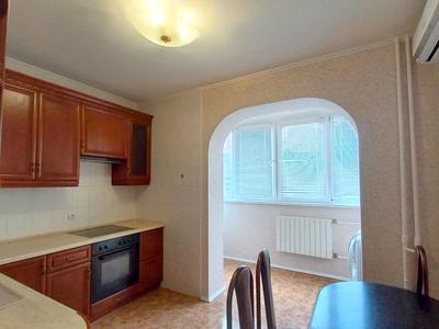 квартира за адресою Автозаводська вул., 63