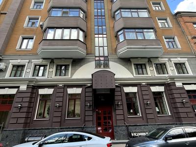 квартира за адресою Кропивницького вул., 8