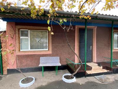 будинок за адресою с. Котляреве, Миру