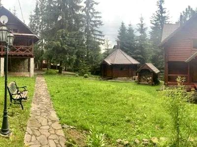 будинок за адресою с. Яблуниця, яблунева