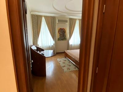 квартира за адресою Шовковична вул., 32/34