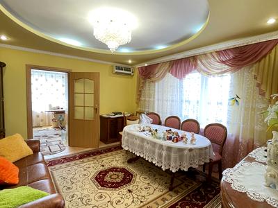 будинок за адресою Бориса Лятошинського вул. (230-ї Стрілецької Дивізії)