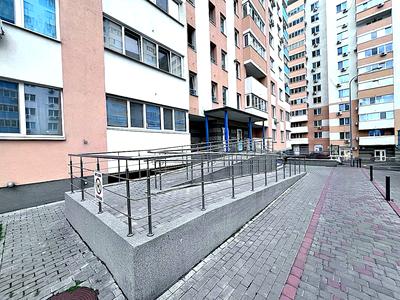 квартира за адресою Сергія Данченка вул., 32-А