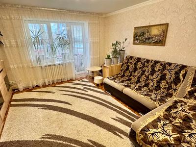 квартира за адресою Космодромна вул., 3