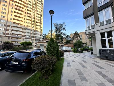 коммерческая по адресу Львівська, 15
