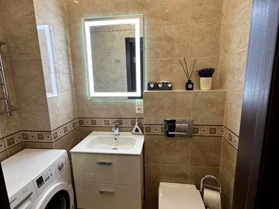 квартира за адресою Анни Ахматової вул., 45