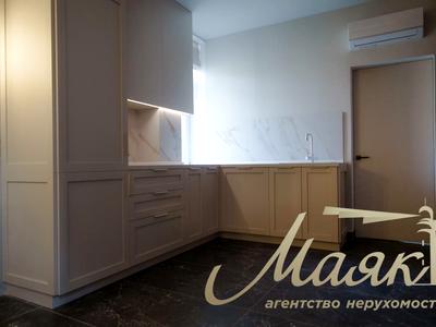 комерційна за адресою Еспланадна вул., 32