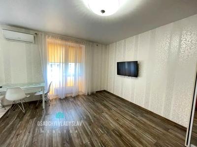 квартира за адресою Левка Лук'яненка вул. (Василя Жуковського), 3
