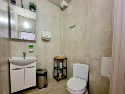 комерційна за адресою Регенераторна вул., 4