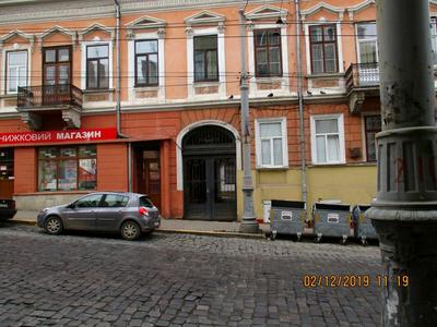комерційна за адресою Головна вул., 10