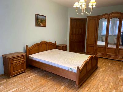 квартира за адресою Саперно-Слобідська вул., 8