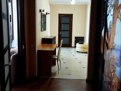 квартира за адресою Дніпровська набережна вул., 19-А