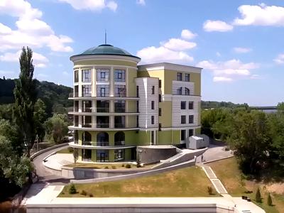 комерційна за адресою Набережно-Печерська дорога, 10