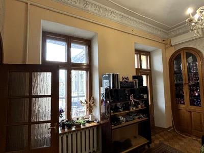 квартира за адресою Пастера вул., 10