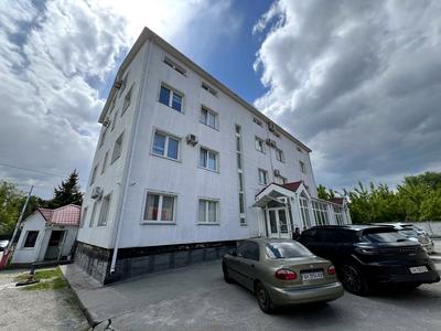 комерційна за адресою Ольги Кобилянської вул. (Горького), 1а