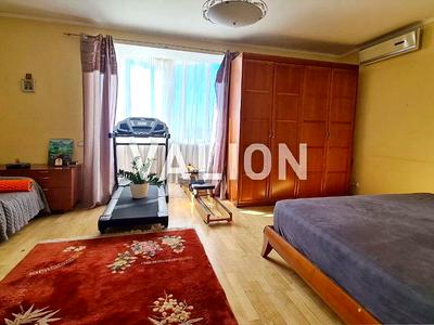 квартира за адресою Верховної Ради бульв., 21-А