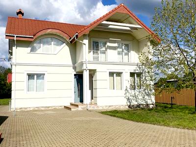 будинок за адресою 1 Травня