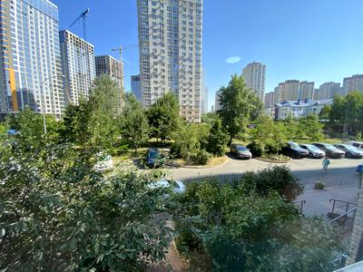 квартира за адресою Дніпровська набережна вул., 19