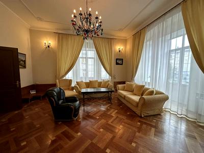квартира за адресою Театральна вул., 23