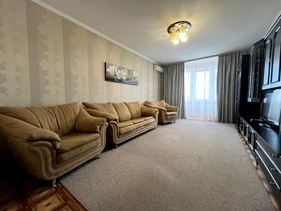 квартира за адресою Анни Ахматової вул., 18