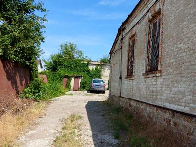 комерційна за адресою Вагонна вул., 111