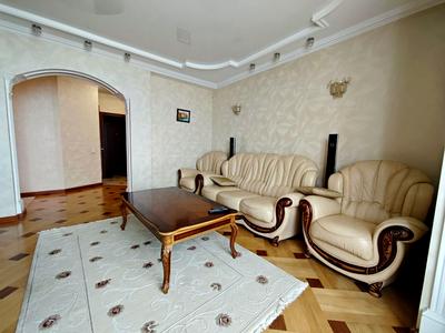 квартира за адресою Осіння вул., 33