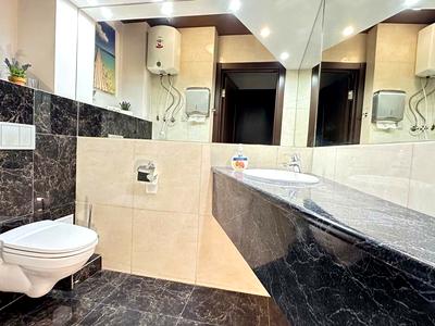 комерційна за адресою Костельна вул., 10