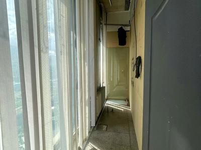 комерційна за адресою Дмитра Яворницького просп. (Карла Маркса), 52