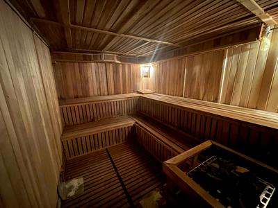 коммерческая по адресу Леся Курбаса ул., 7