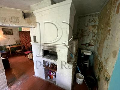 дом по адресу с. Летки, Каштанова вулиця, 1